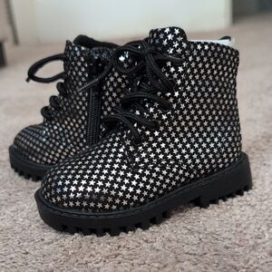 NWT GAP Toddler Black Boots (Size 5)